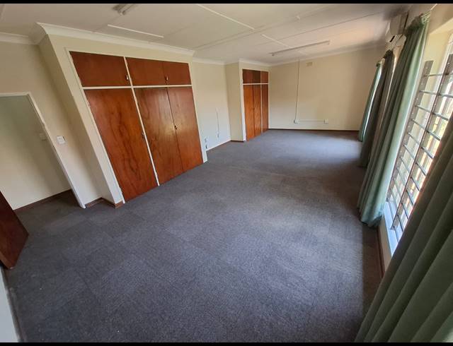 3 BEDROOM HOUSE FOR SALE IN QUEENSWOOD